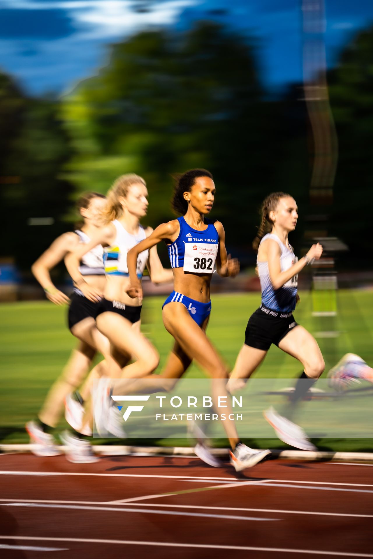 Miriam Dattke (LG TELIS FINANZ Regensburg) ueber 3000m am 03.06.2022 waehrend der Sparkassen Gala in Regensburg